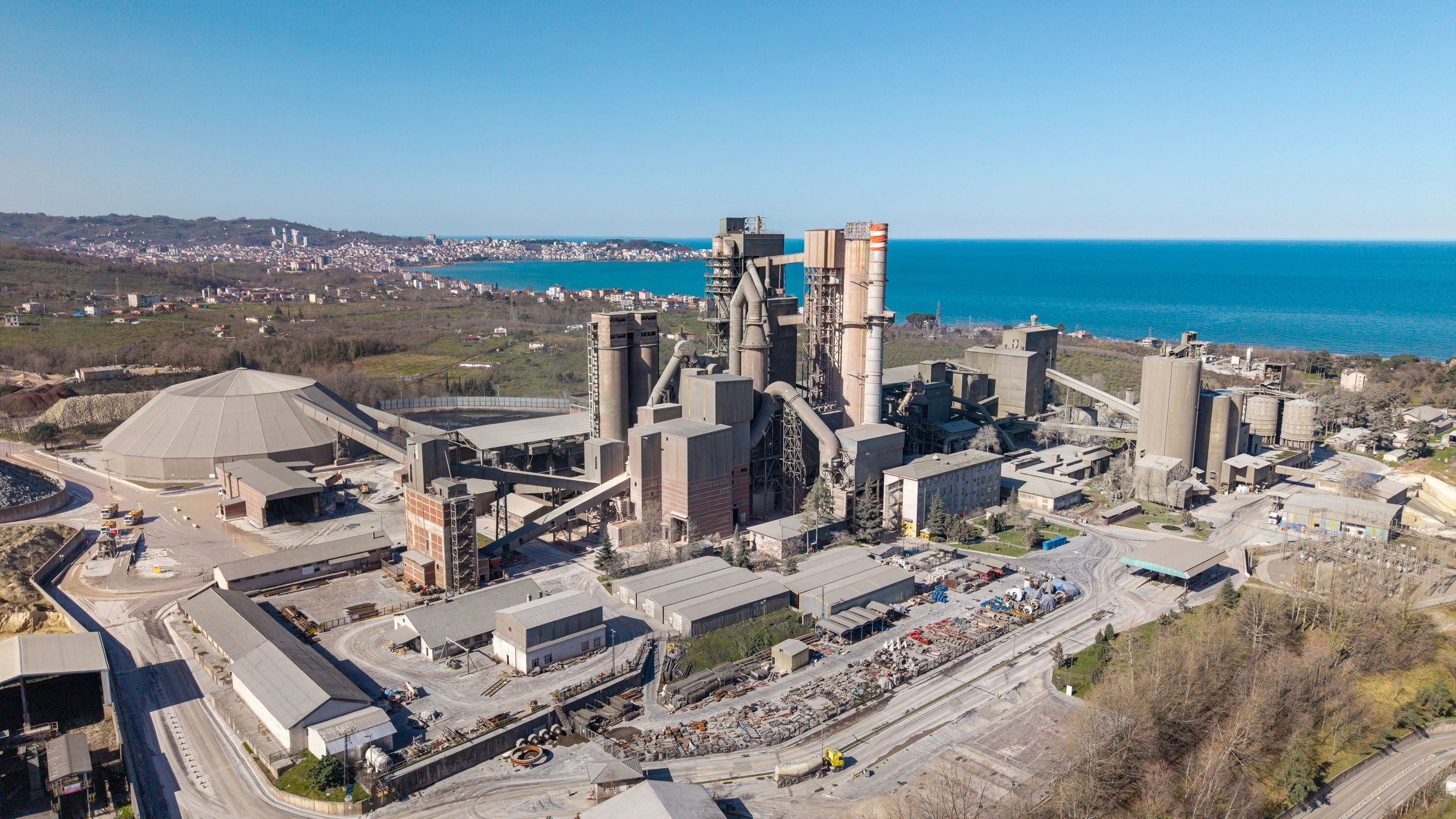 Large industrial plant representing heavy-duty burner system applications